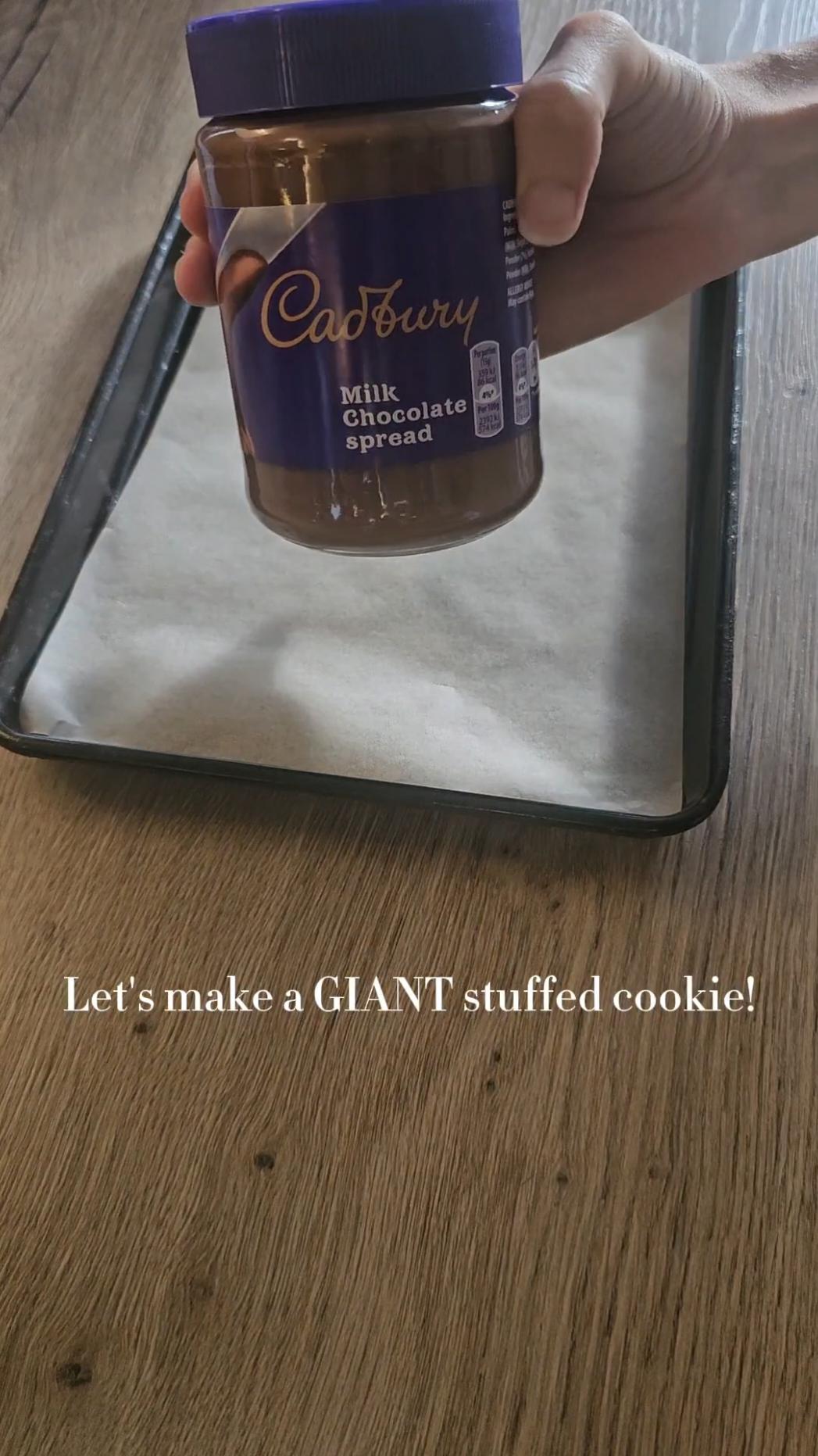 A special bake for the Parkes Family! So much fun to make, I can't wait to see what they think of it! Check them out and see their reaction video soon 🙈🤞😁 https://youtube.com/@theparkesfamily1 Instagram: @the_parkes_family #CapCut #giantcookie #stuffedcookie #homebaker #bakingexperiment #experiment #baking #baker #wonderlandbakes #giantstuffedcookie #chocolatespread #chocolatechip #cadbury #cadburymilkchocolate #cadburyspread #milkchocolate #chocolatelover #reaction #gift 