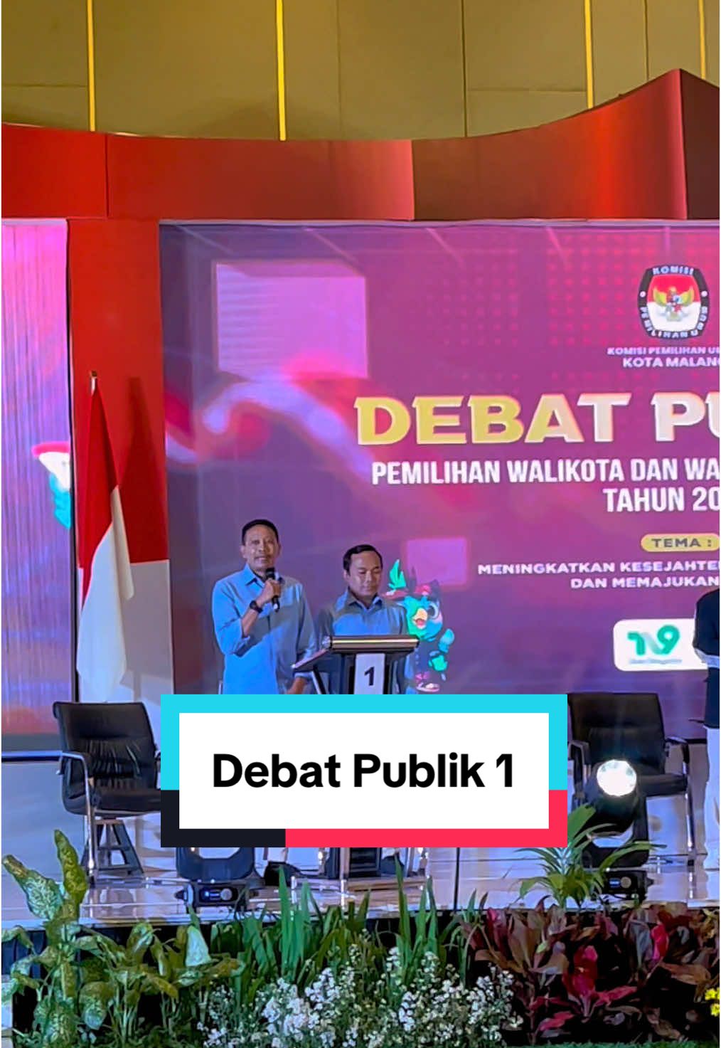 Alhamdulillah debat publik 1 diberikan kemudahan dan kelancaran dalam menyampaikan ide/gagasan dan menjawab pertanyaan.  Mbois Berkelas