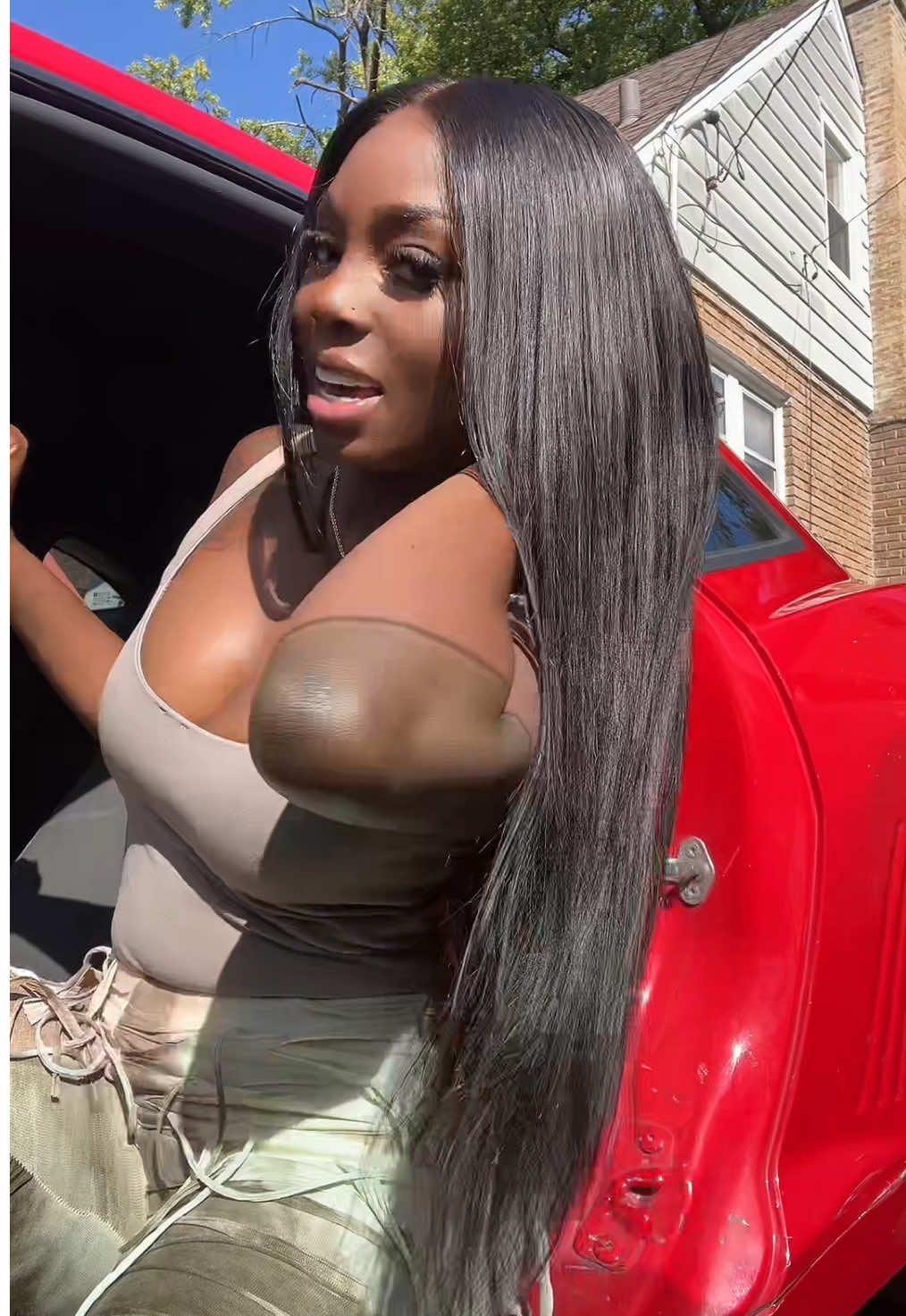 Look at the movement 😍😍  (LINK IN BIO) @ohmyprettywigofficial  #ohmyprettywig #fallfashion #wig #glueless #gluelesswig #gluelesswigs #install #installation #straight #straighthair #hair #hairtok 