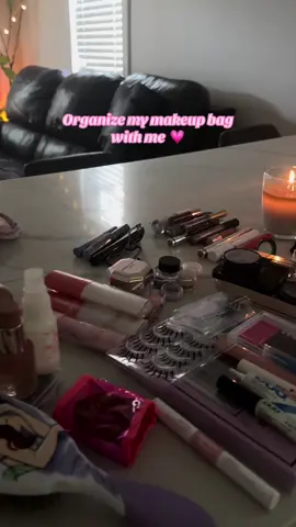 the girls that get it get it .💗 all beauty products from tiktokshop in this video are linked 💗#makeupbagorganization #makeupbagmusthaves 