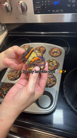 Spooky brownie cups👻🎃✨ These are sooo delicious!!🧡  ~bake @350 for 15-20 mins~ . . . . . #HalloweenTreats #halloweenbaking  #food #pumpkinseason #spooky #halloween #fall #fallvibes #autumn #autumnvibes #food #foodporn #sweets #sugar #brownie #girl #cookie #cookies #chocolatechipcookies #dessert #desserts