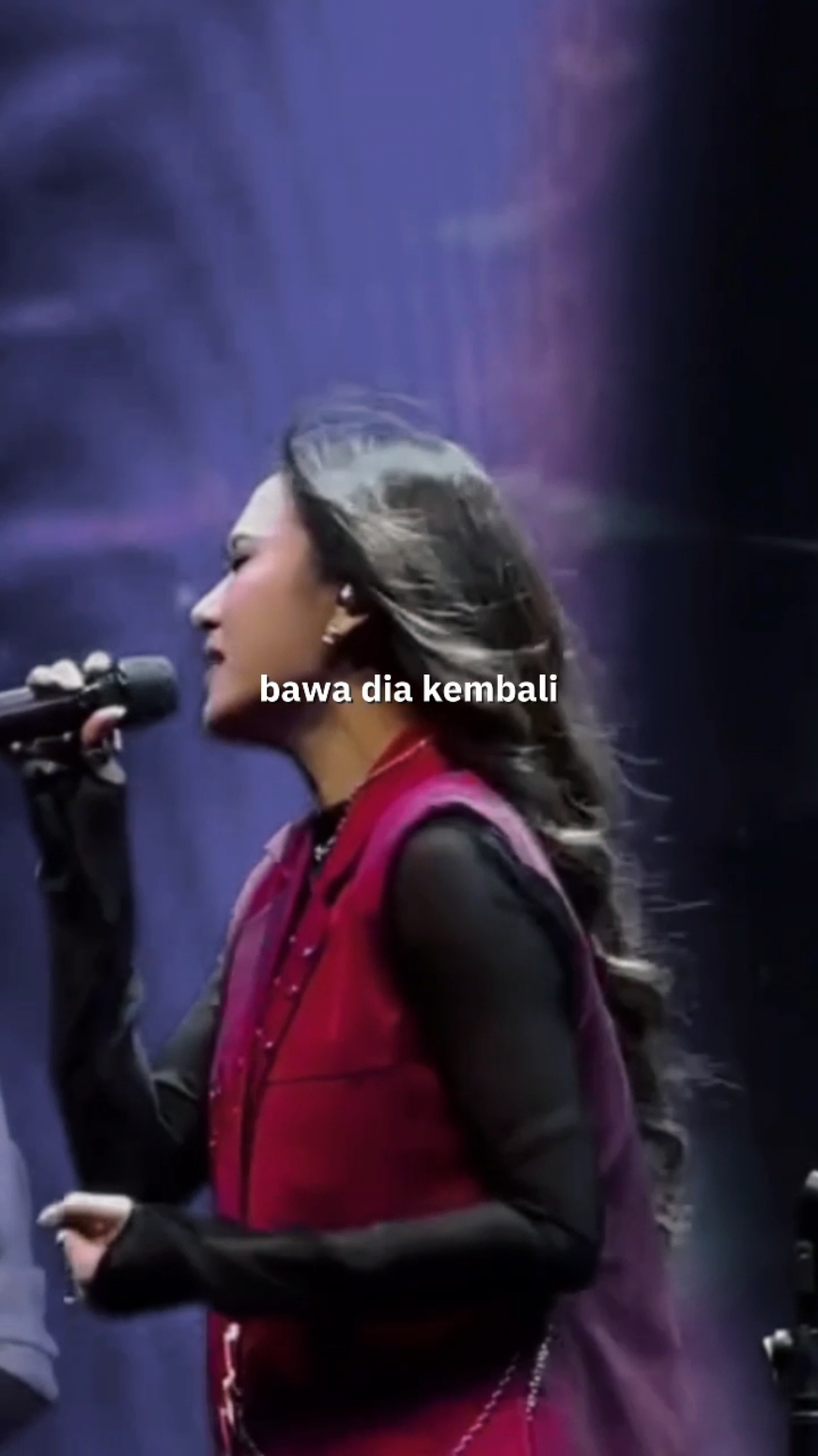 Apa bisa bawa dia kembali lin?🥺 @Mahalini Raharja #fyp #foryou #bawadiakembalimahalini #musikviral #panggungnyalini #musikindonesiadispotify #mahalini #musikviral #musikindonesia #tiktok #rizkyfebian  #mahaliniraharja #bawadiakembali #bawadiakembalimahalini #sadvibes #sadsong #foryoupage 