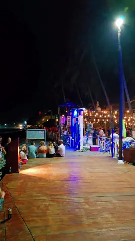 Y si vamos a la playa que puede pasar #surfcity #surfcityelsalvador #viralvideo #vidanocturna #viralvideo🔥🔥 #paratii #fypシ゚ #beach #playita #mar #elsalvador4k #playaeltunco #viral?tiktok🥰 #🇸🇻 #503 