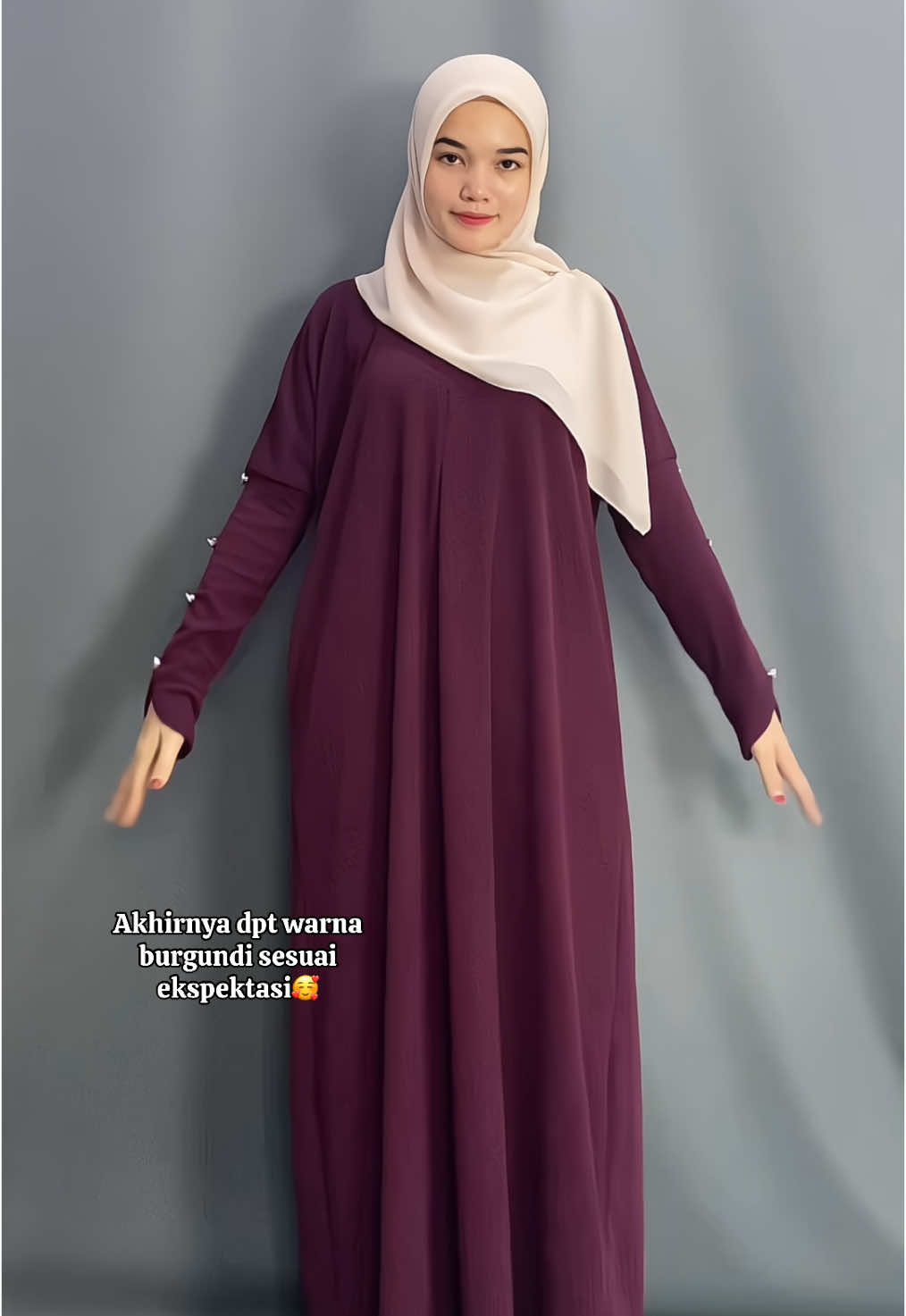 Dres bahan adem kekinian ,warna burgundi bikin cerah ke kulit 😍 Ld 120cm Pb 137cm #dress #dresskekinian #dressbatwing #dresslebaran #dresscantik 