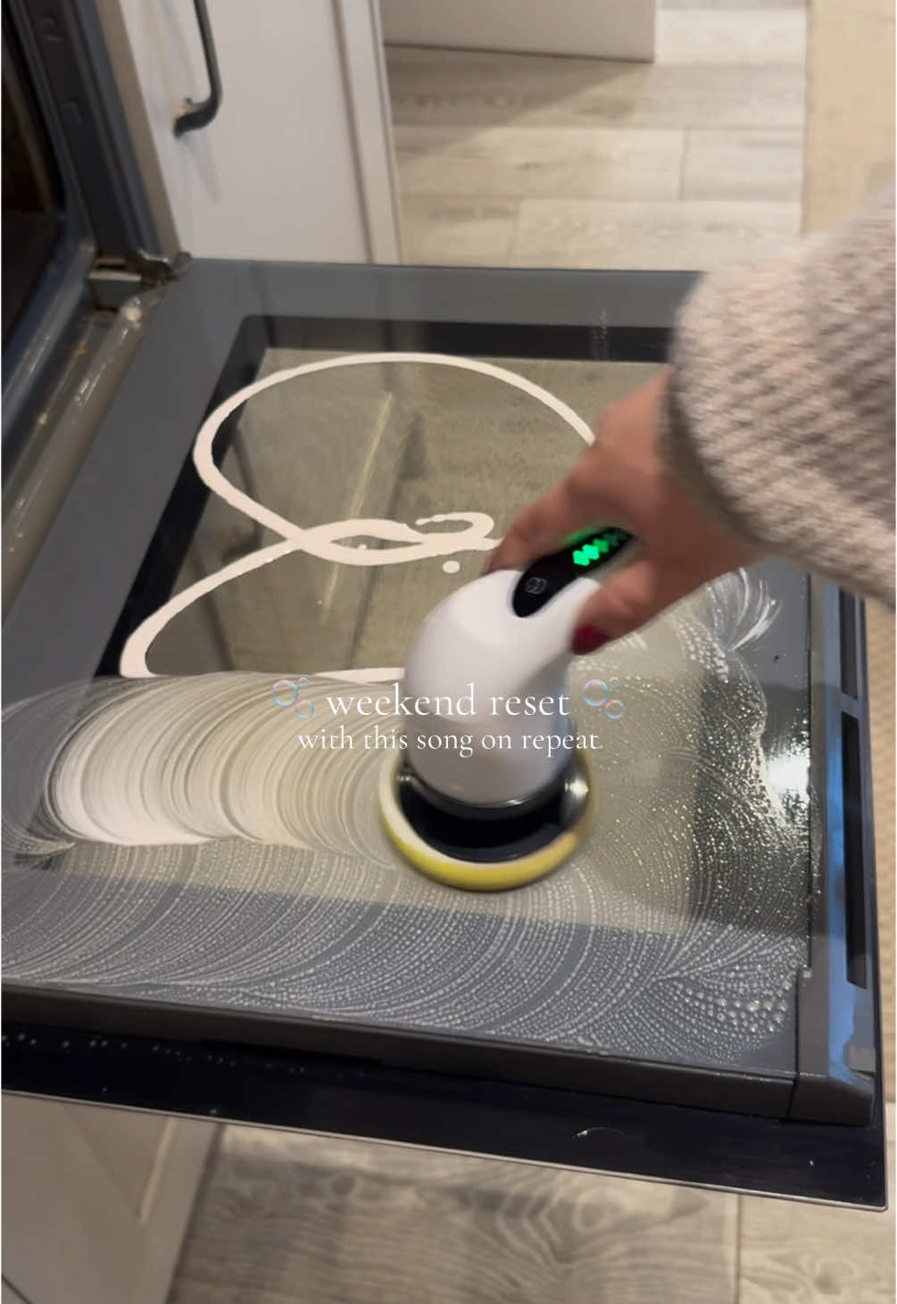 Spending my Saturday cleaning so I can rot on Sunday  🫧🧼 Gadgets linked in my storefront 🤍 #CleanTok #cleaning #weeklyreset #sundayreset #sundayroutine #ovenclean #deepclean #carpetclean  #cleaningmotivation #homeorganization  #homereset #girlssupportgirls #girlthings #organisation 