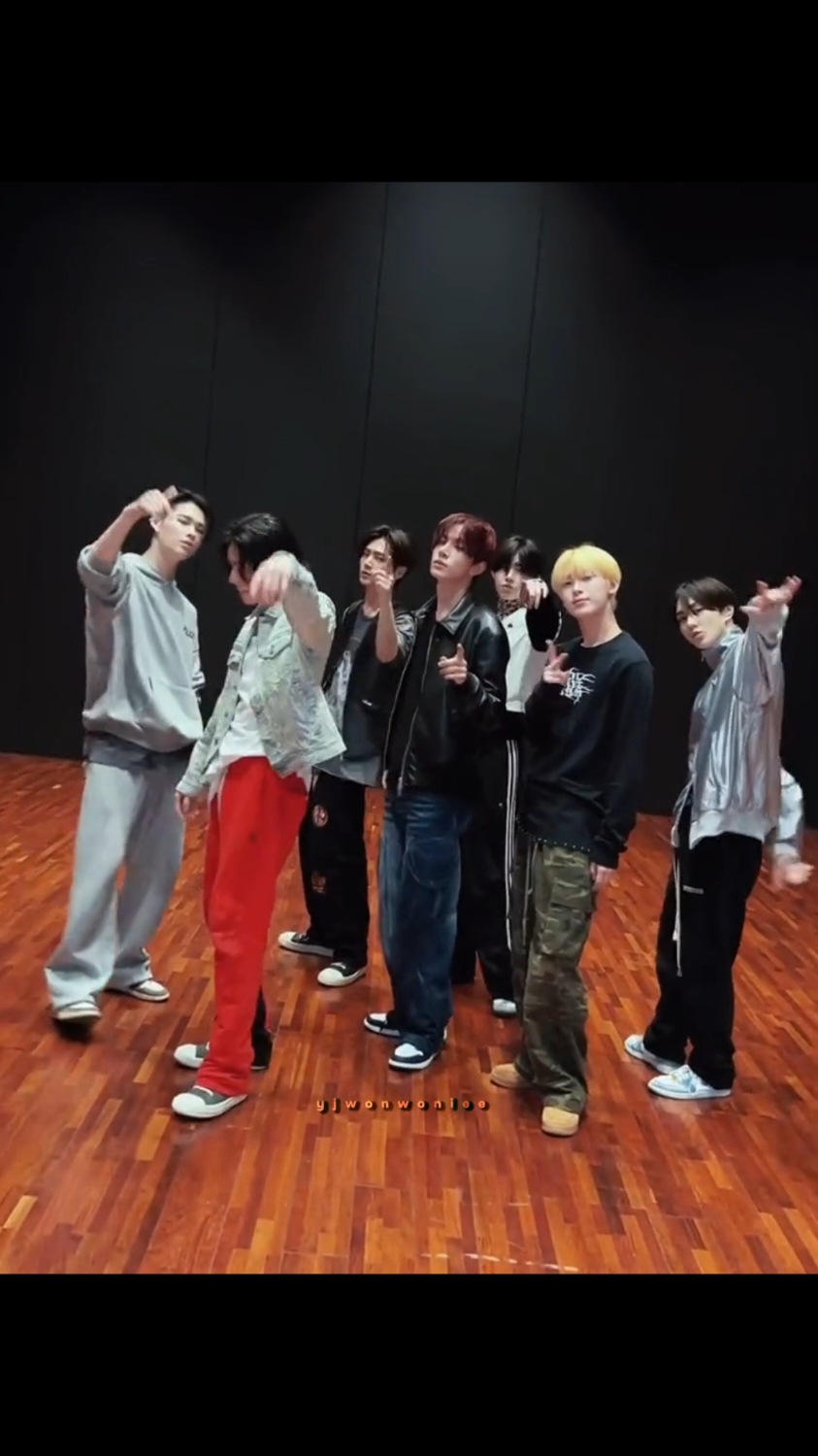 — #ENHYPEN • yan pauso kayo eh, nabored ako kaya yan tuloy😊 #JUNGWON #HEESEUNG #JAY #JAKE #SUNGHOON #SUNOO #NI_KI #ENGENE  #dontruinthequality #pleasedontflop #fyp #foryou #foryoupage #viral #blowthisup #yjwonwoniee #fyppppppppppppppppppppppp #fypdongggggggg #fypage #fypシ゚ #fypシ゚viral #CapCut #blowup 