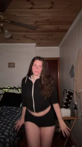 ring a round the rosie. #traptivitiez  #dance 