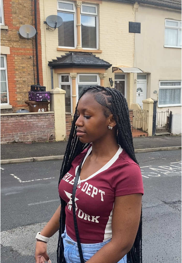 soft locs >>  #hairstylist #foryou #foryoupage #chatham #teenbraider #braidedbypraise #makemeviral #chathamkent #blackgirls #softlocs #fypシ゚ #blackgirlhair #viral_video #ukbased #fyp 