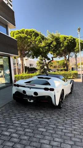 SF90 Stradale ⚪️ #ferrari #sf90 #stradale #white #cars #car #fy #fyp #fypage #fyppp #video #viralvideo #carsoftiktok #viral #viraltiktok 