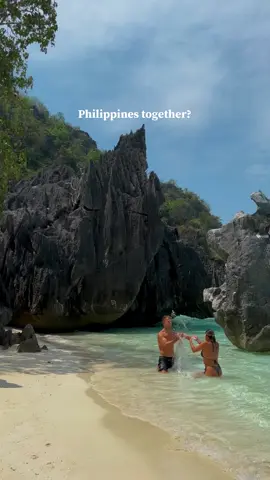 Philippines together? 🌞🌺🐚🌴 Our favorite country, we can’t wait to go back one day 🥹 Have you ever been to the Philippines ? 🇵🇭  For a perfect trip and to don’t miss anything, check our Philippines guide ✈️ #philippines #philippines🇵🇭 #philippinestravel #travelphilippines #philippinestrip #visitphilippines #palawan #philippinesislands #islandlife #beachlife #beachvibes #asia #travel #traveltiktok 