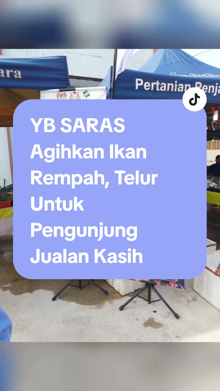 YB SARAS DUN Kemelah Berbesar Hati Menyumbang Secara Percuma Ikan, Rempah Dan Telur Kepada Pengunjung Yang Hadir Di Jualan Kasih Sempena Perayaan Deepavali. Bertempat Dewan Raya Bukit Siput Segamat. #SN #kemelahkita #kasihkemelah #MeKakiInfo #MeGPrihatin #gengsupportme #tribe769 