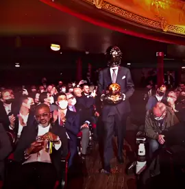 F1 meets Football x Alonso and Ocon deliver the Ballon D'or. CC - Liv F1 #formula1 #fyp #fernandoalonso #estebanocon31 #ballondor #racing