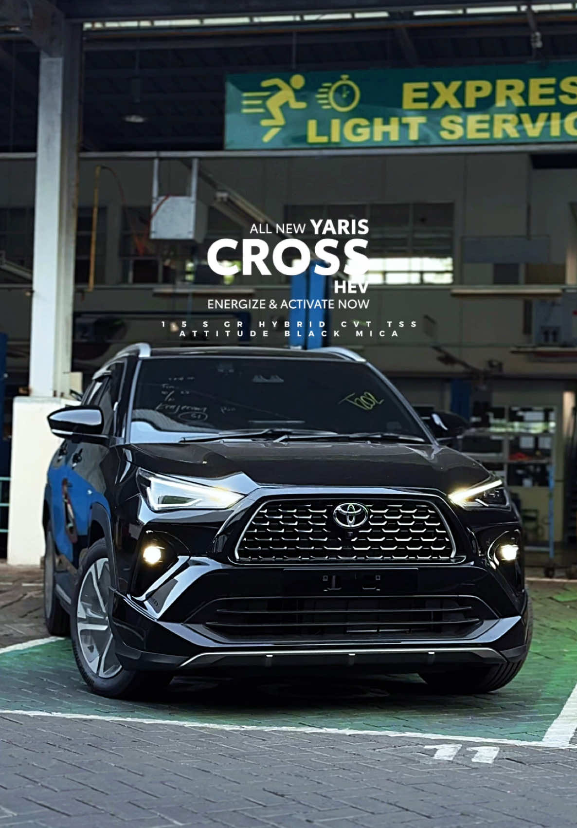 Yaris Cross 1.5 S GR Hybrid CVT TSS Atittude Black Mica. Sebuah Mobil Hybrid Teririt di Indonesia. Berbasis Compact SUV cocok banget buat Harian di Indonesia, anti Banjir Bensin Iritnya kebangetan 1:25 an🔥 Info Pemesanan Toyota Jawa Timur hingga Bali Hub : Mike - Account Executive Toyota Astra Auto2000 Kenjeran Surabaya 0812.3132.3273 #yariscross #toyotayaris #toyotayariscross #toyotayarisclub #yariscrosshybrid #yariscrossgrsport #yaris #toyotayarisgr #suv #compactsuv #sportutilityvehicle 