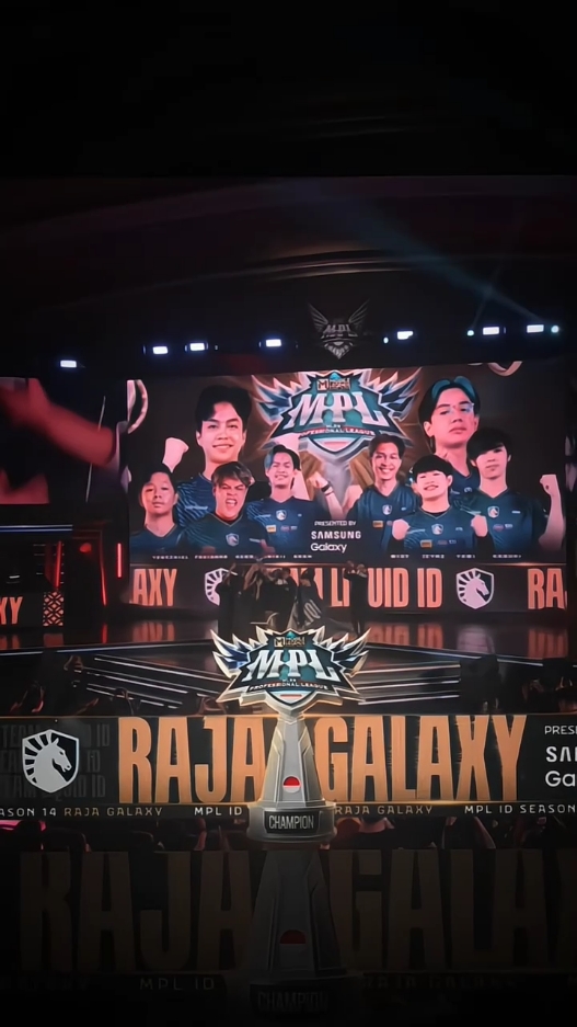THE NEW RAJA GALAXY!!🔥 Congrats TLID keren parah👏👏 Akhirnya setelah 13 season berlalu ada juara baru juga di mplid😆 NT RRQ udh keren juga👏 #teamliquidid #tlid #rrqhoshi #rrqkingdoom #mplids14 #fyp #viral #trending @Team Liquid ID 
