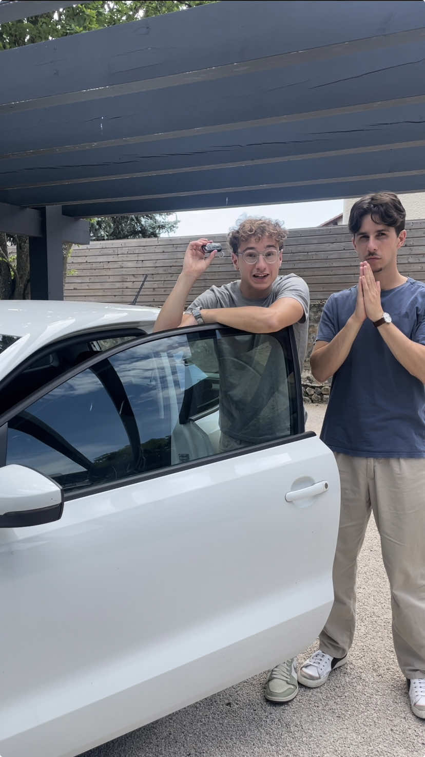 l’indémodable jeu de la voiture fermée 😉 #voiture 