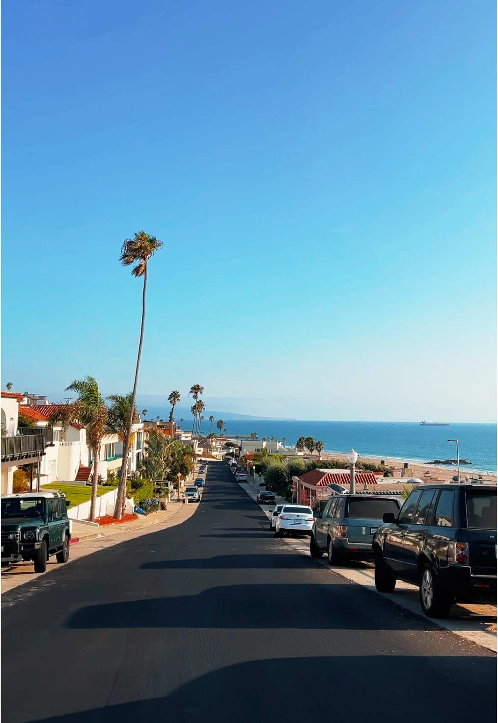 🇺🇸Vista del Mar Lane, Playa Del Rey California🇺🇸 • • A scenic drive in Los Angeles🚗 • • #californialove #california #losangeles #vistadelmar #scenicdrive #roadtripusa #roadtrip #losangelescalifornia #playadelrey 