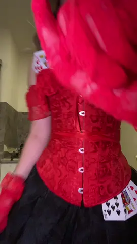 queen of hearts ♥️♠️ #queenofhearts #costume #spookyseason #viral #halloween #fyppppppppppppppppppppppp 