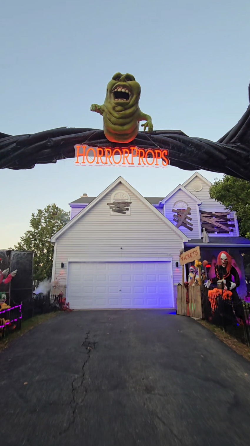 Happy Halloween All!! Our Full Night time walk through!!! #halloween #happyhalloween #spookytok #witchy #animeedits #sirenhead #beetlejuice #horrorprops 