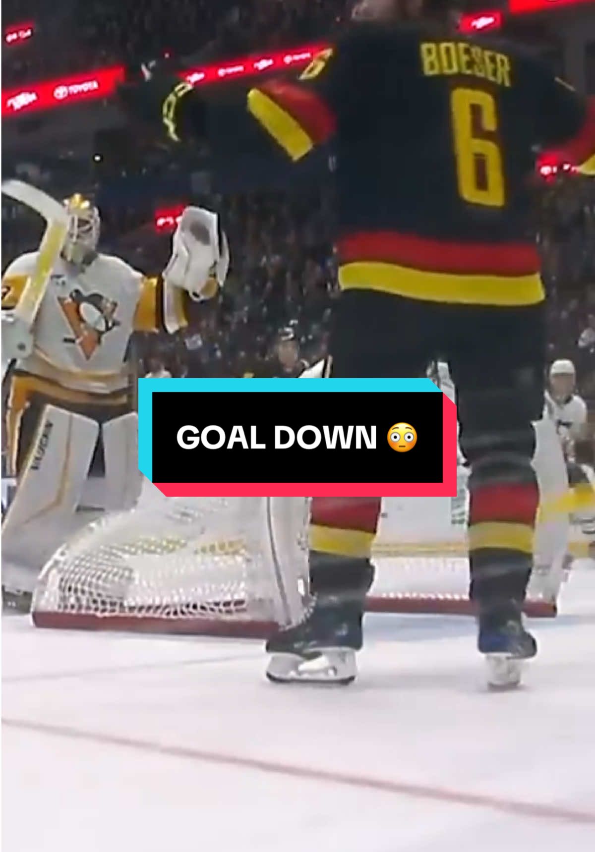 now how does that happen? 😀 #goal #goalie #NHL #hockey #blooper 