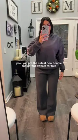 im obsessed!! sweats are free now💗