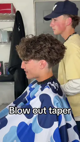 blow out taper #CapCut #barber #barberschool #barberstudent #barberlife #barbershopconnect #barbertok #barbers #barberclips #barbervideos #hairtok #hairstyle #haircutsformen #hairtutorials #hairschool #haircut #barbershop #blowouttaper #taperfade #taper #blowthisup 