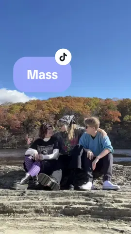 the weird background characters get a side episode