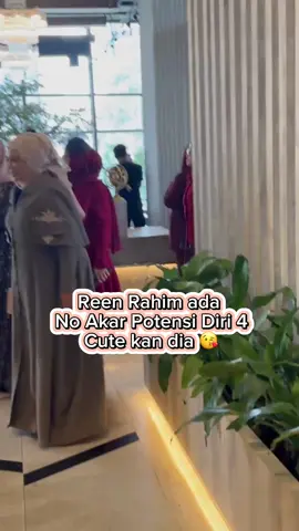 Reen Rahim pernah menjadi Face Of Zeeta.  Memahami no.Akar 4 dalam Potensi Diri Metafizik menjadikan hubungan dan kerjasama ini mudah dan ukhwah ini sehingga kini masih terasa💕.  Nak tahu lebih banyak Inner Charector Potensi Diri jooom ke Seminar Kak Zaiti   #potensidiri #aura #wanita #inspirasi 