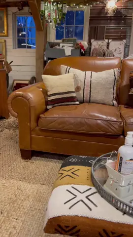 Now Available!!!  This Ralph Lauren three-seat sofa has been beautifully restored, and the saddle light brown leather really brings out that classic, cozy look. It’s got the timeless English roll-arm style, with cushions that are down-wrapped around a foam core—so they’re super comfortable and keep their shape. The seat cushions are removable, making it easy to keep things looking fresh. It’s a great fit for any space that needs a bit of relaxed elegance, whether it’s a formal living room or a comfy den. Measurements: H: 35” x W: 96” x D: 40” x Seat Height: 20” #theolde1840 
