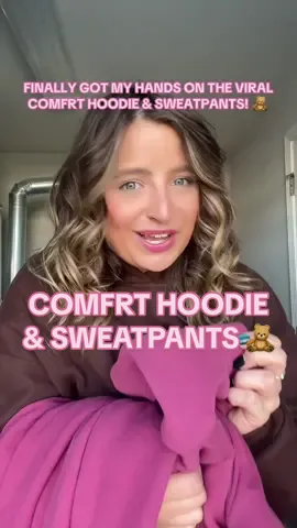 i am quite literally obsessed with these sets 🧸🩷 - grab it when it’s on sale! #comfrt #comfyclothes #comforthoodie #anxietyhoodie #anxiety #sweats #hoodie #tiktokshopblackfriday  #autumnfashion #falldealsforyou #creatorsearchinsights @Comfrt 