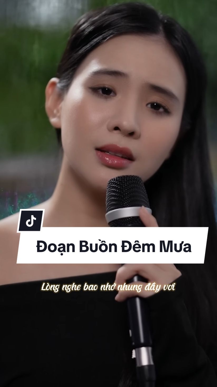 Đêm nay trên phố mưa tơi bời Lòng nghe bao nhớ nhung đầy vơi... #quynhtrang #fcquynhtrang #doanbuondemmua 