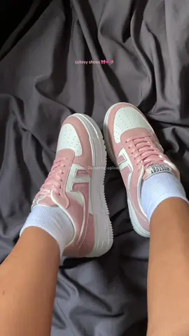 aweeee pink 🎀💖 #fyp #shoesrecommendation 