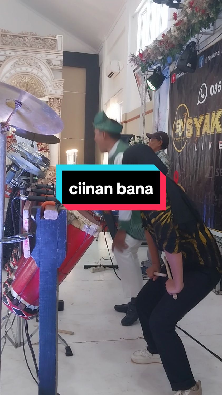 ciinan bana versi gondang #minangviral #laguminang #tiktokviral #fyp #syakiranada #vidioviral #gondangbatak #campursari @Mesya anggriani official 