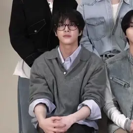 why does jake lowkey looks like wonwoo here?!?😭 #jake #enhypen 