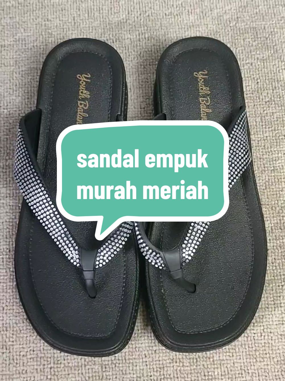 jajan awet nih, enakeun sendal nya empuk jadi gak sakit kalo dipake lama#sandal #sandalwanita #sandaljelly #fashion #sandalmurah 