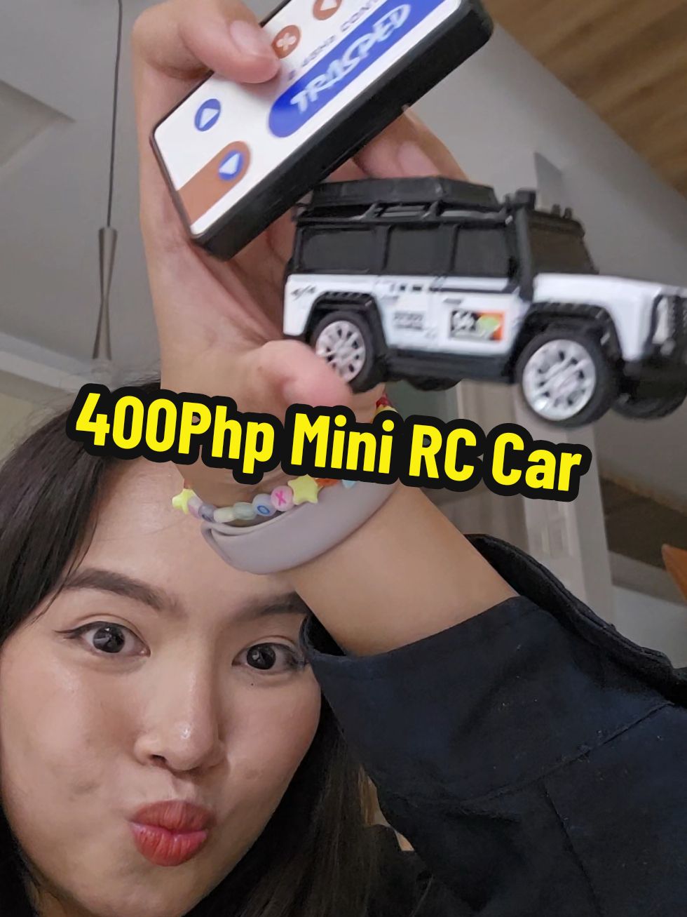 Getting into RC can be quite expensive, this is one cheap way to try it without breaking bank! ok pa kasi rechargeable siya! lmk in the comments ig you wanna know more about it! #rccar #landroverdefender #minirc #remotecontrolcar 