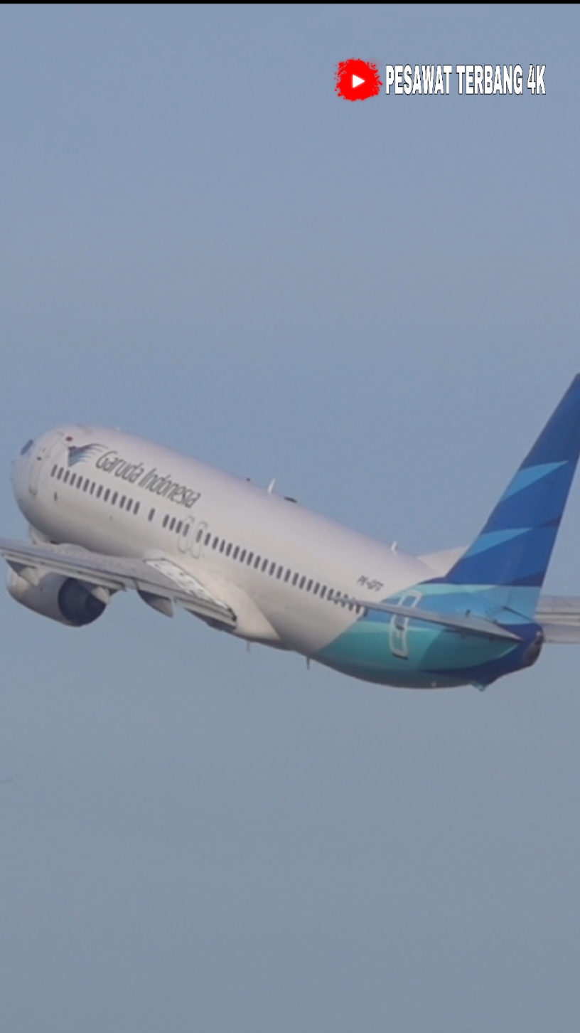 Pesawat Terbang Garuda Indonesia Boeing 737-800 Takeoff Dari Bandara Soekarno-Hatta Jakarta  #pesawattakeoff #pesawatterbang #pesawat #garudaindonesia #pesawatgaruda #bandarasoekarnohatta #boeing737 