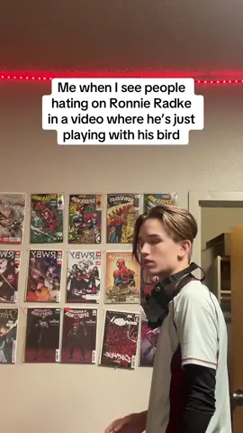 Like fr bro is so wholesome just let him live. @ronnieradke  . . . #fyp #etp #fir #fallinginreverse #escapethefate #ronnieradke #memes #jokes #bird 