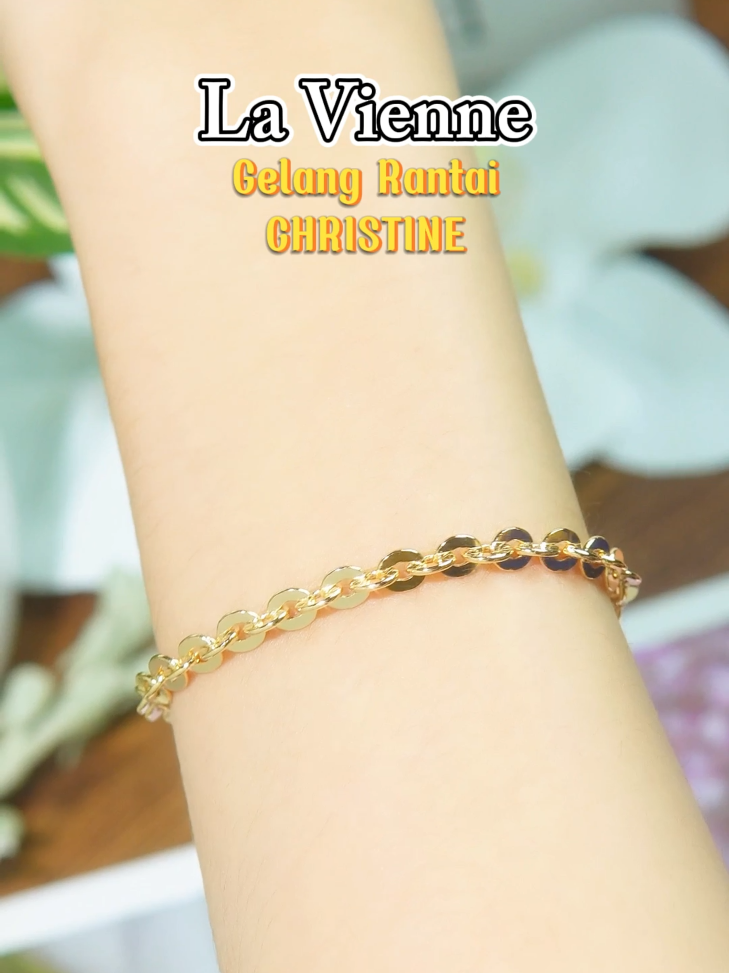 Gelang Rantai Christine, siapa yang udah gajian tapi belum koleksi perhiasan di lavienne, yuk buruan cek keranjang kuning sekarang 😍😍   