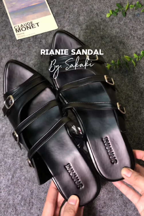 Cakep banget dong please 🥹 40rebo doang #sandal #sandalwanita #sandalteplek #sandalmurah #sandalcantik #wibgajian 