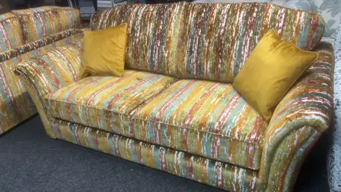 #suites #sofas #bespokesofa #speedydelivery #fabricchoices 