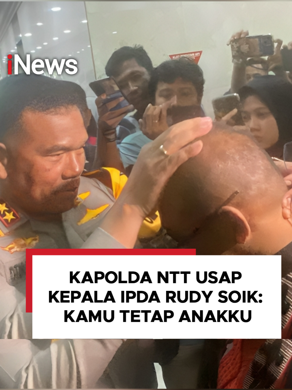 Kapolda NTT, Irjen Pol Daniel Tahi Monang Silitonga mengusap kepala anak buahnya, Ipda Rudy Soik yang kini diberhentikan usai mengusut kasus peredaran BBM ilegal di wilayahnya. Menurutnya, keahlian Ipda Rudy Soik dalam membongkar praktif mafia BBM dan Tindak Pidana Perdagangan Orang (TPPO) mesti disampaikan secara baik ke masyarakat. Irjen Daniel menyayangkan apabila Rudy Soik justru membuat keadaan semakin ricuh usai putusan Pemberhentian Tidak Dengan Hormat (PTDH) sebagai anggota Polda NTT. Baca selengkapnya hanya di  https://www.inews.id/news #IpdaRudySoik #RudySoik #KapoldaNTT