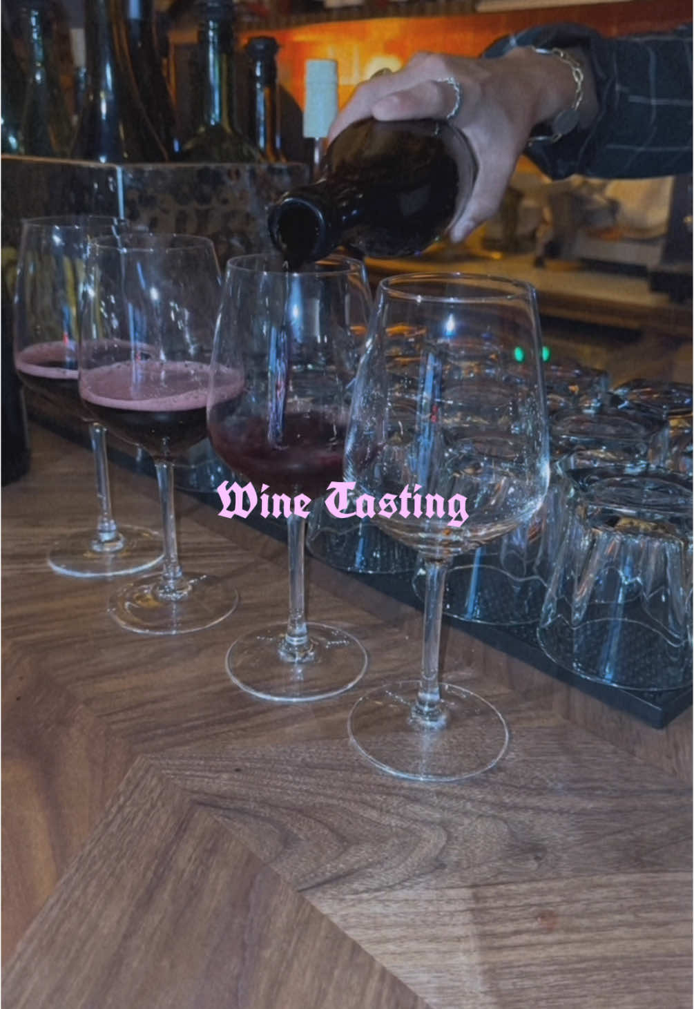 POV: You get invited to a cute wine tasting in the heart of L.E.S 🍷🌆  #winebar #winetasting #fyp #thingstodo #fallactivities 