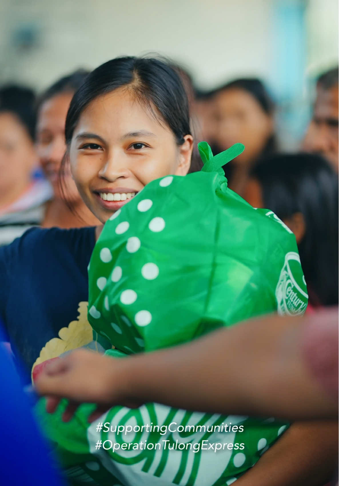 @SM Foundation's Operation Tulong Express, in coordination with SM City Lipa, turned over 235 Kalinga Packs to residents affected by Typhoon Kristine in Barangay Halang. Thank you very much to CSWD and to DSWD for assisting us during the distribution.  #SupportingCommunities  #OperationTulongExpress #KristinePH