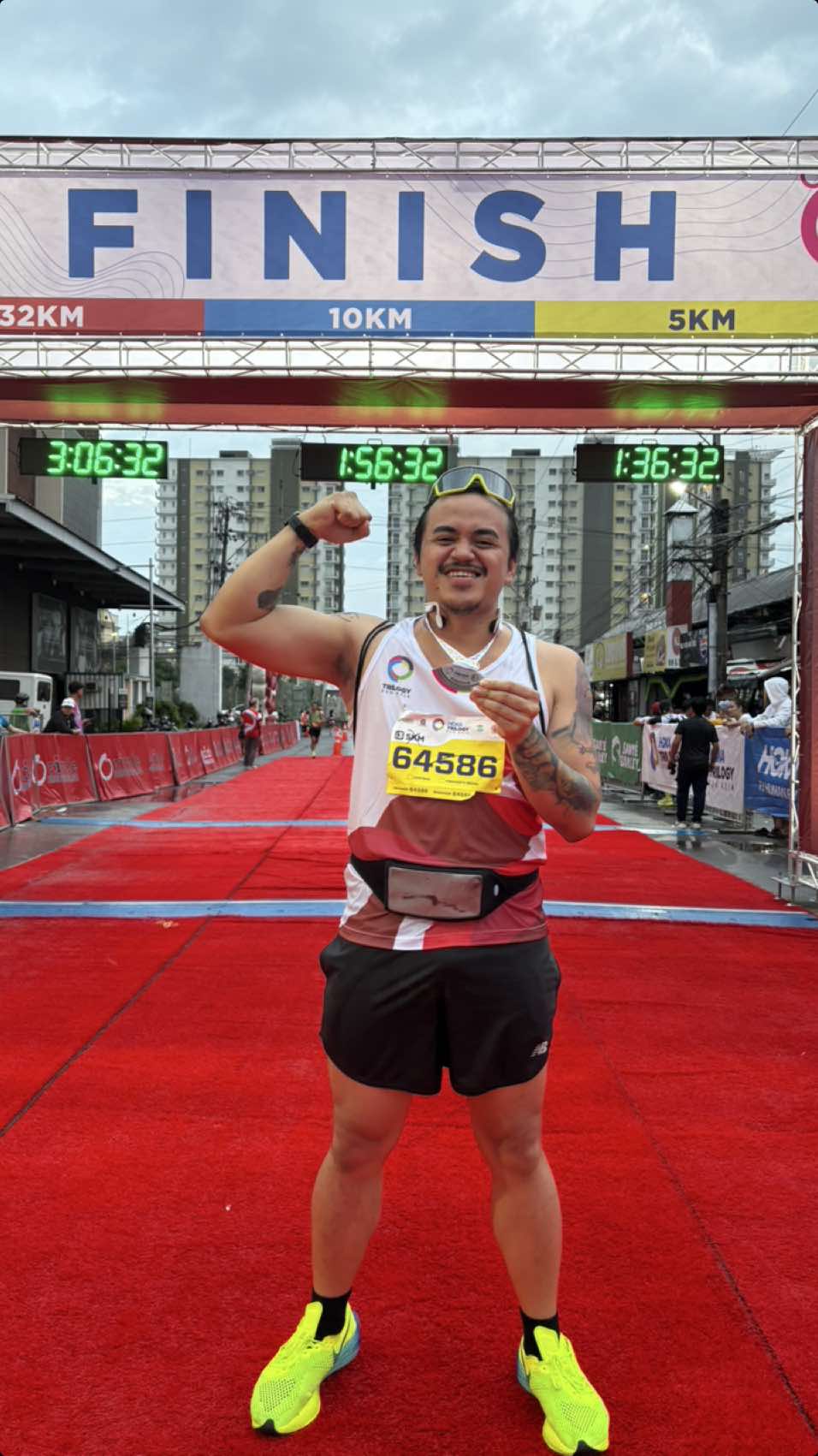 Rain couldn’t stop me from reaching my goal! Every stride in the Hoke Run Asia Trilogy 5K was a reminder that resilience means pushing forward, no matter the weather. Proud to finish strong and prove that nothing worth achieving comes easy. 🏅 #HokeRunAsia #5kfinisher #StrengthInEveryStep #keepgoing 