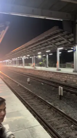 Piye rasane mulih kampung tapi keadaan lagi ngempet loro  #KAI #keretaapiindonesia #cikarang #fypシ #cikarang24jam #4u 