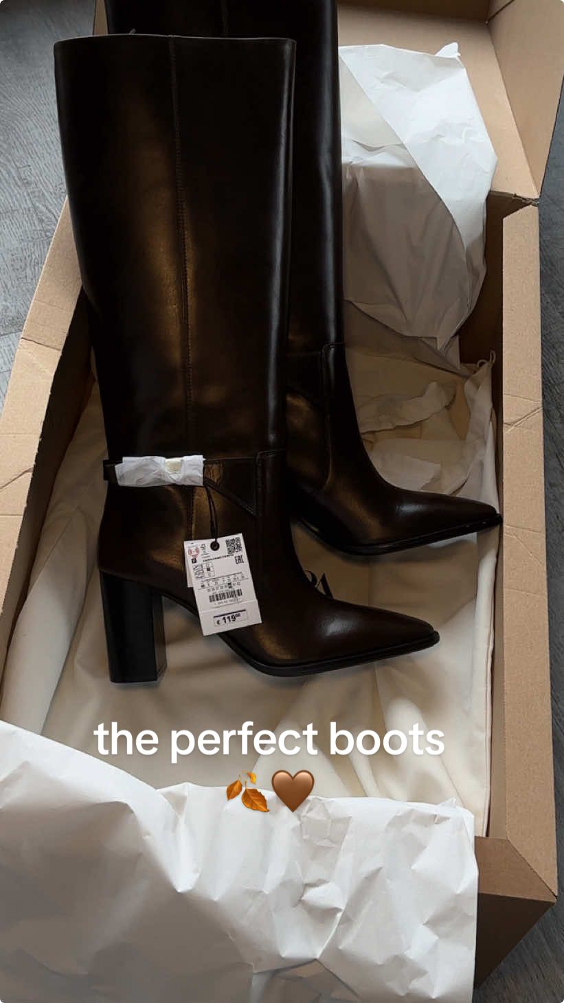 unbox the perfect brown boots with me 🥹🤎 #zaraboots #brownboots #fallfashion #2024fallfashiontrends #kneeboots #dreamshoes 