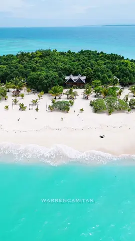 Island hopping in Balabac, Palawan, Philippines 