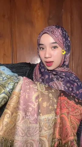 Restok selasa, 29 okt 2024, jam 13.00 wib. Grab it fast yaa, Stok rebutan banget #pashminaviral #cashmeremotif  