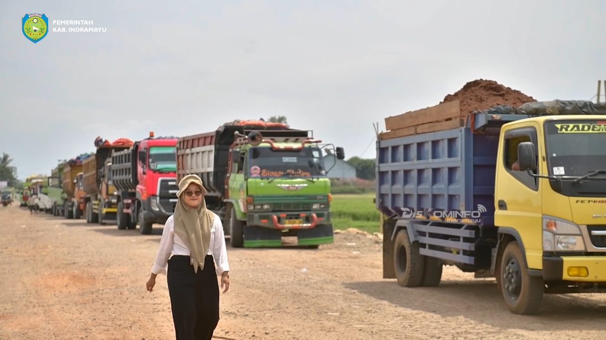 Pembangunan Kawasan Industri Losarang terus berproses. Saat ini sedang tahap pengurugan dan pembangunan kantor sementara.  Yuukk ikuti liputan @rorowlss berikut #indramayu #indramayukotamangga #indramayubermartabat #kawasanindustrilosarang 