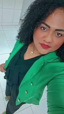 em todo tempo jesus  tem cuidado de mim.. grande coisas ele fará na minha vida, e dos meus.🙏❣️🙌🥰